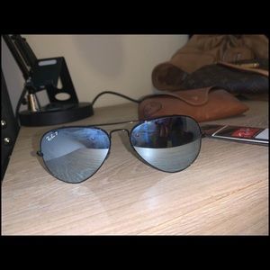 Black silver flash polarized ray bans